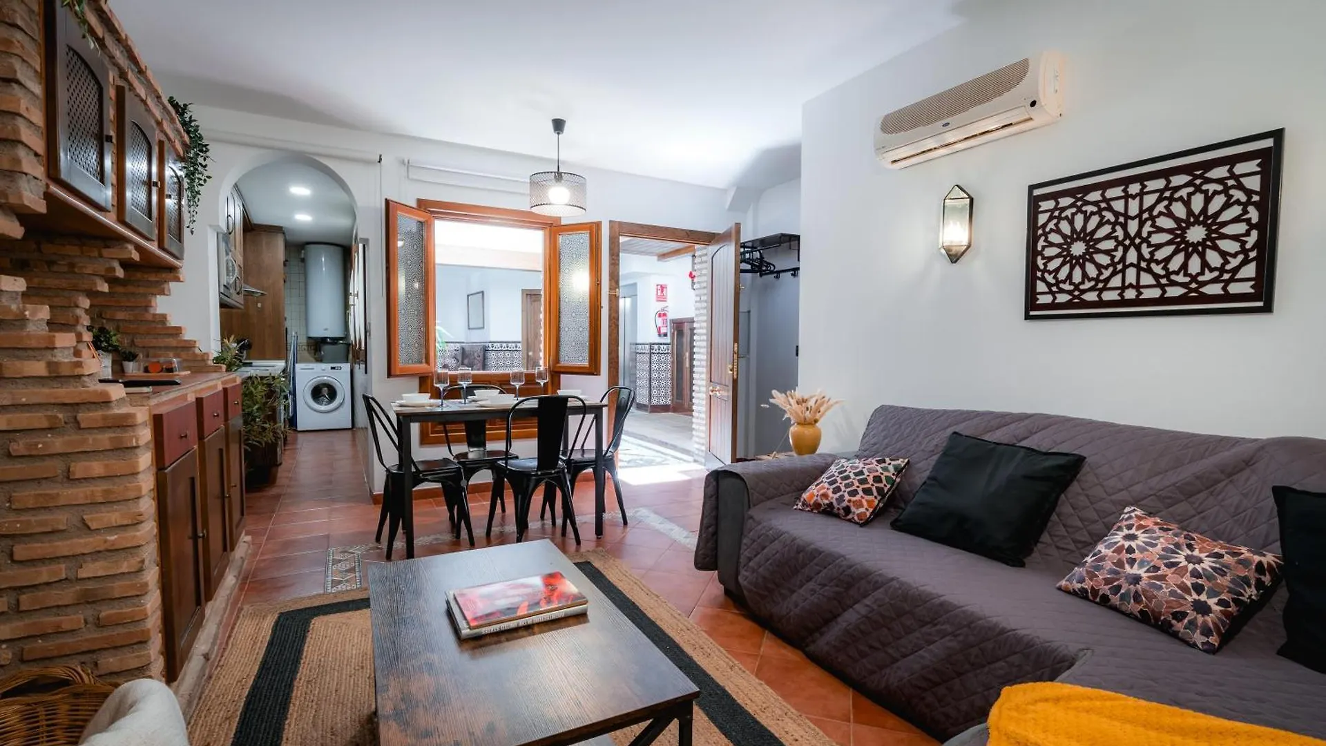 Qh Santa Ana Apartment Granada Spain